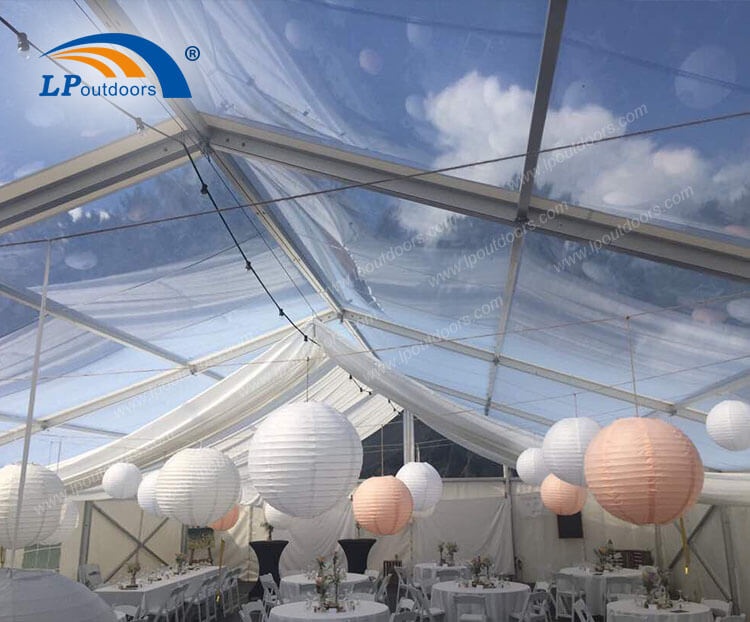  Tente de mariage à cadre en aluminium de luxe avec décoration de doublure et de rideau pour un événement de banquet à l'extérieur de 500 places
