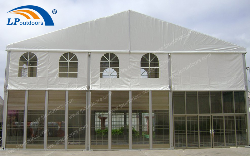 Les tentes multifonctionnelles en aluminium à double plancher répondent aux besoins de diverses activités de plein air