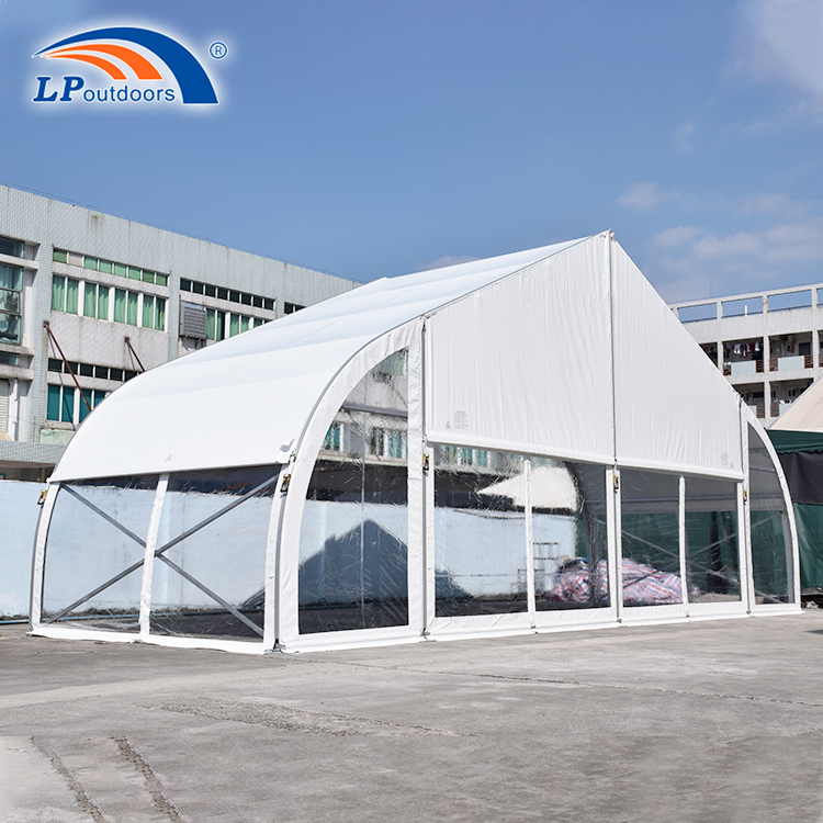 bâtiment de structure de cadre en aluminium de tente de chapiteau de forme de coeur de courbe d'envergure claire extérieure de 15m avec le mur clair 